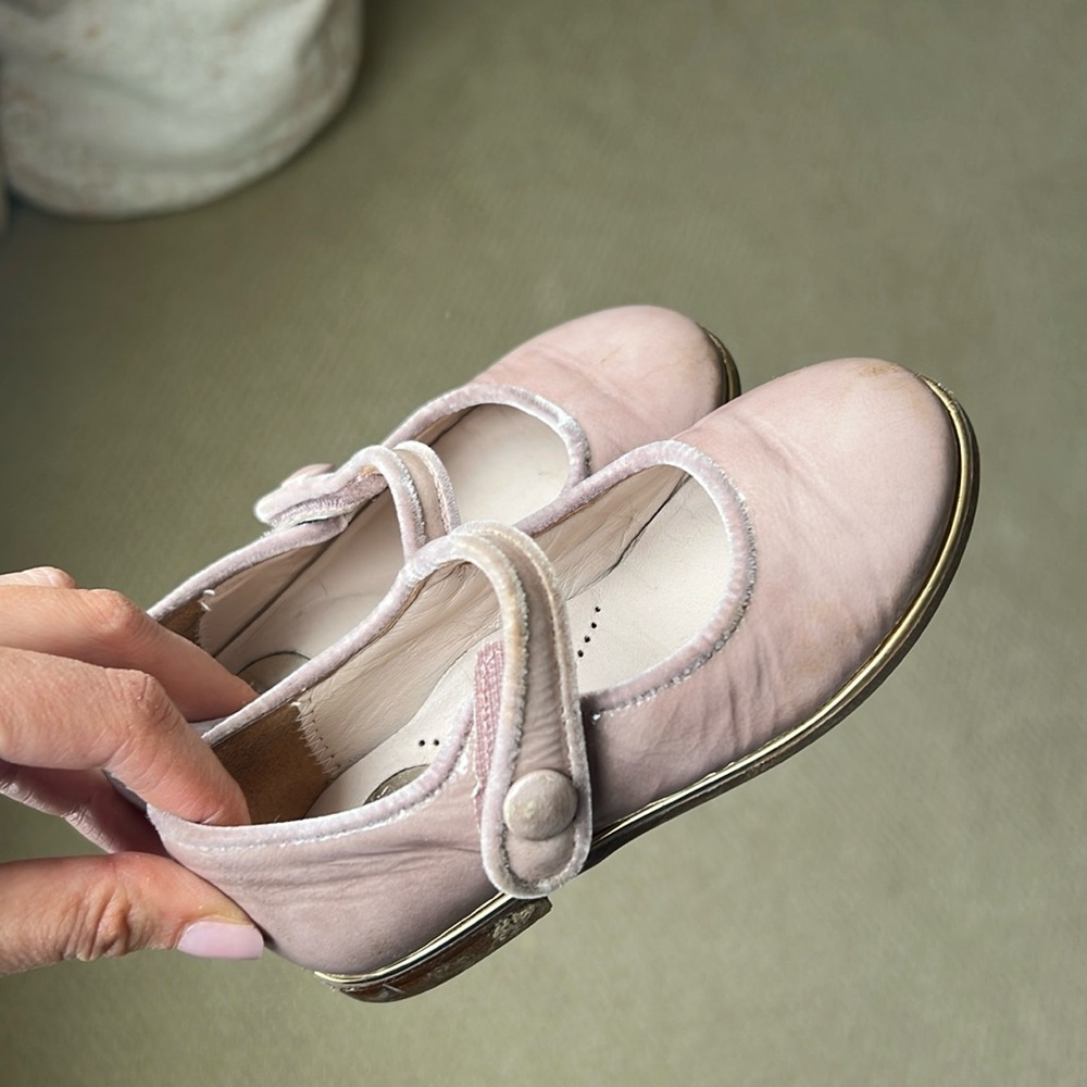 Girls patent shoes